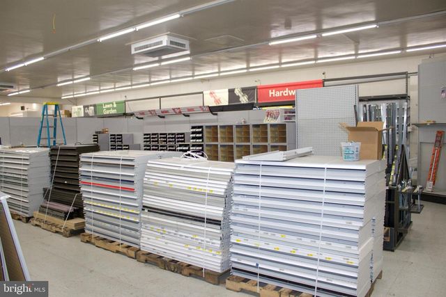 23-29 W MAIN ST, Mechanicsburg, PA 17055