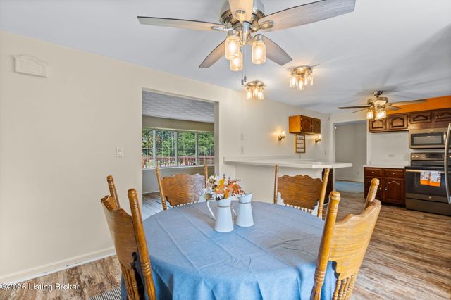 5225 Venus Dr, Louisville, KY 40258