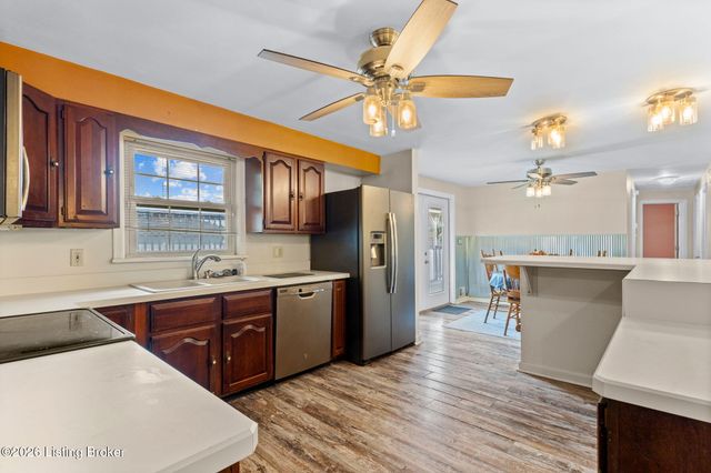 5225 Venus Dr, Louisville, KY 40258