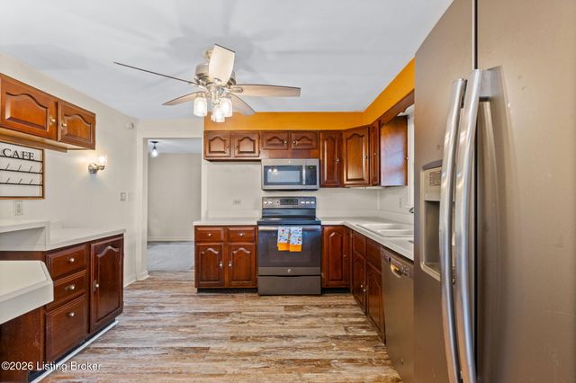 5225 Venus Dr, Louisville, KY 40258