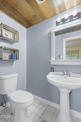 5225 Venus Dr, Louisville, KY 40258