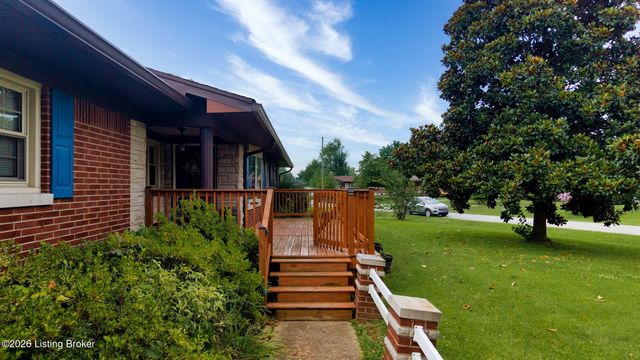 5225 Venus Dr, Louisville, KY 40258
