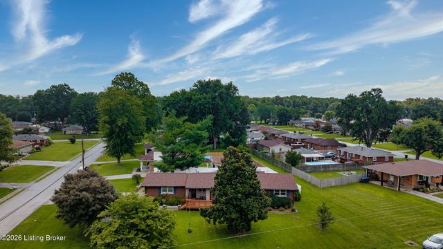 5225 Venus Dr, Louisville, KY 40258