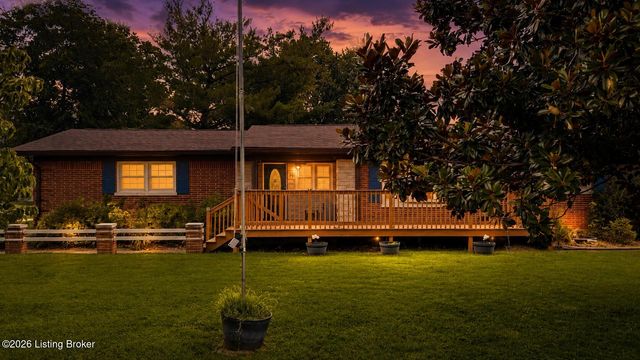 5225 Venus Dr, Louisville, KY 40258
