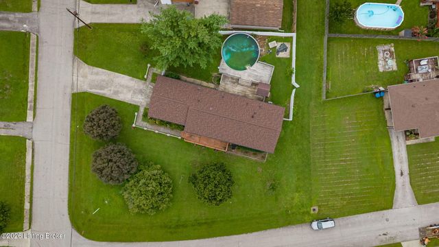 5225 Venus Dr, Louisville, KY 40258