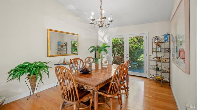 20 Carob Way, Novato, CA 94945