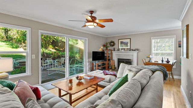 20 Carob Way, Novato, CA 94945