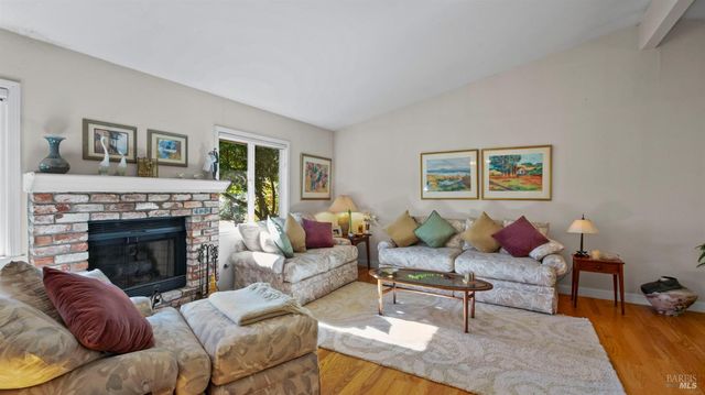 20 Carob Way, Novato, CA 94945