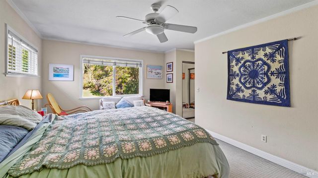 20 Carob Way, Novato, CA 94945