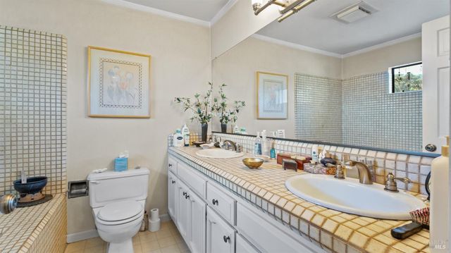 20 Carob Way, Novato, CA 94945