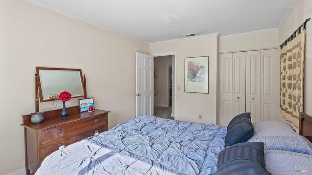 20 Carob Way, Novato, CA 94945