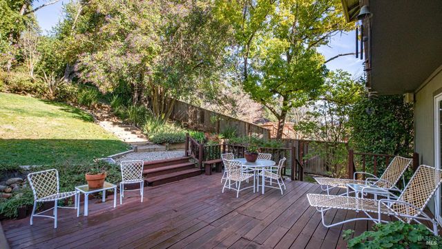 20 Carob Way, Novato, CA 94945