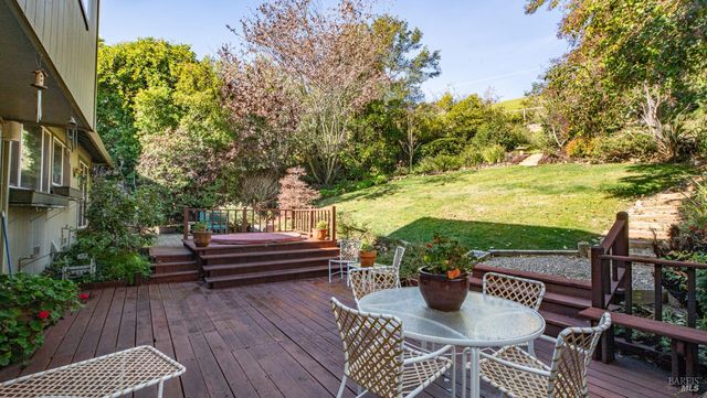 20 Carob Way, Novato, CA 94945