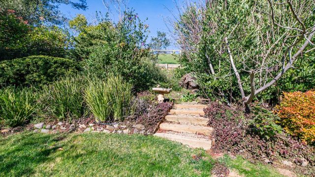 20 Carob Way, Novato, CA 94945