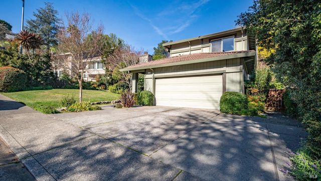 20 Carob Way, Novato, CA 94945