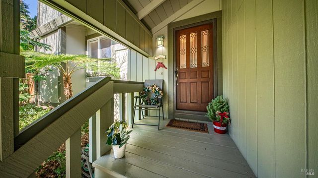 20 Carob Way, Novato, CA 94945