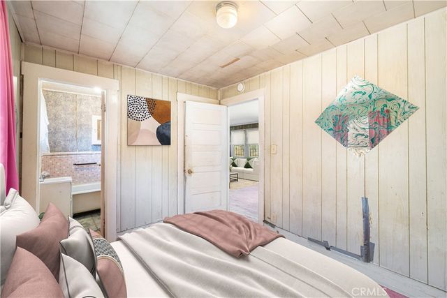 1542 E 83rd, Los Angeles, CA 90001