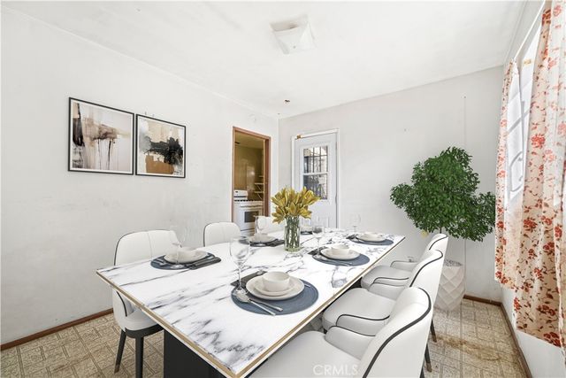 1542 E 83rd, Los Angeles, CA 90001