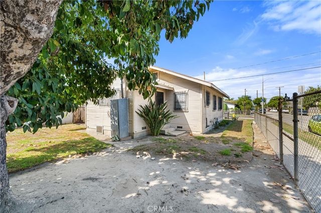 1542 E 83rd, Los Angeles, CA 90001