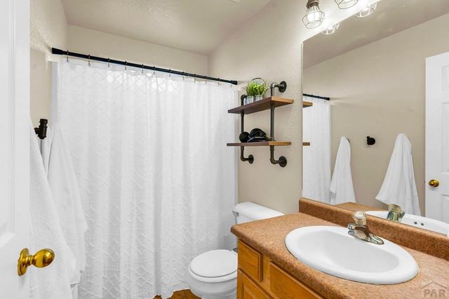 682 N Mancos Dr, Pueblo West, CO 81007