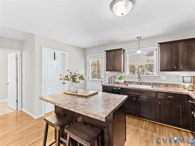11210 Hill Ridge Ct, Ashland, VA 23005