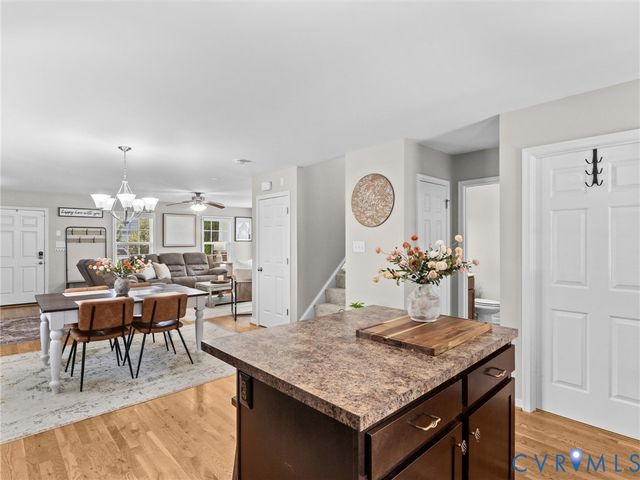 11210 Hill Ridge Ct, Ashland, VA 23005