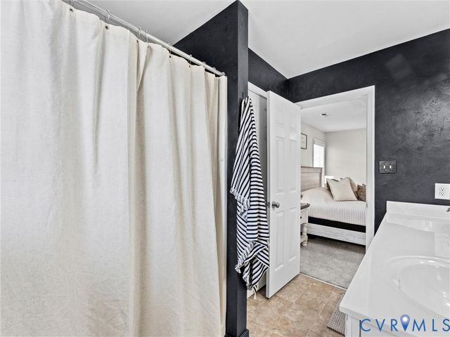 11210 Hill Ridge Ct, Ashland, VA 23005