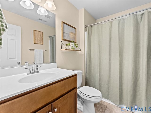 11210 Hill Ridge Ct, Ashland, VA 23005