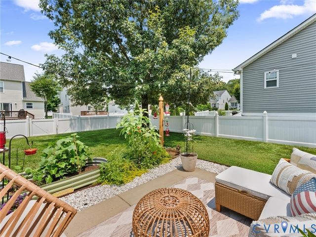 11210 Hill Ridge Ct, Ashland, VA 23005