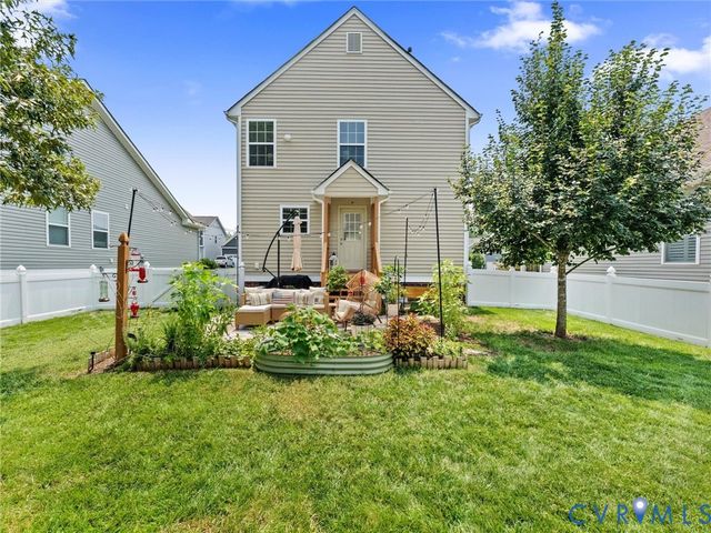 11210 Hill Ridge Ct, Ashland, VA 23005