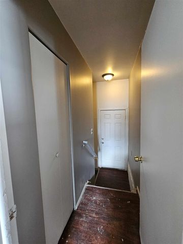 2458 River Drive, Lincoln Park, MI 48146