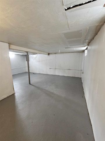 2458 River Drive, Lincoln Park, MI 48146