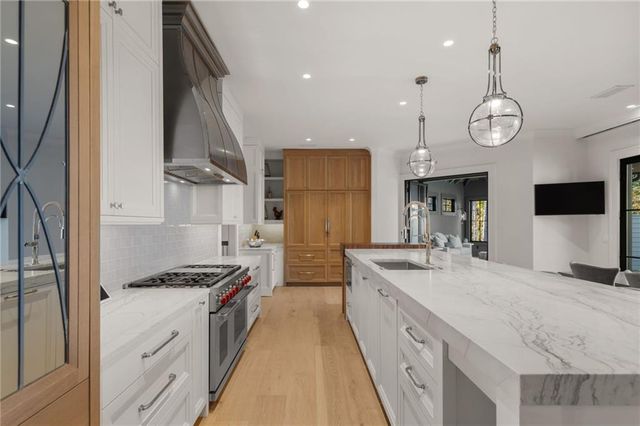 6091 GC Crow Road, Flowery Branch, GA 30542