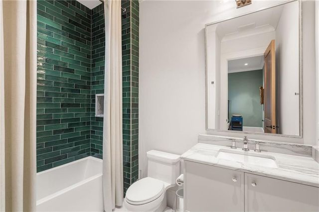 6091 GC Crow Road, Flowery Branch, GA 30542