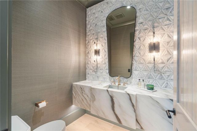 6091 GC Crow Road, Flowery Branch, GA 30542