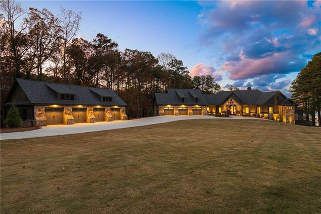 6091 GC Crow Road, Flowery Branch, GA 30542