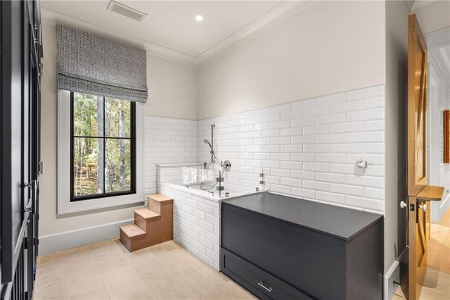 6091 GC Crow Road, Flowery Branch, GA 30542