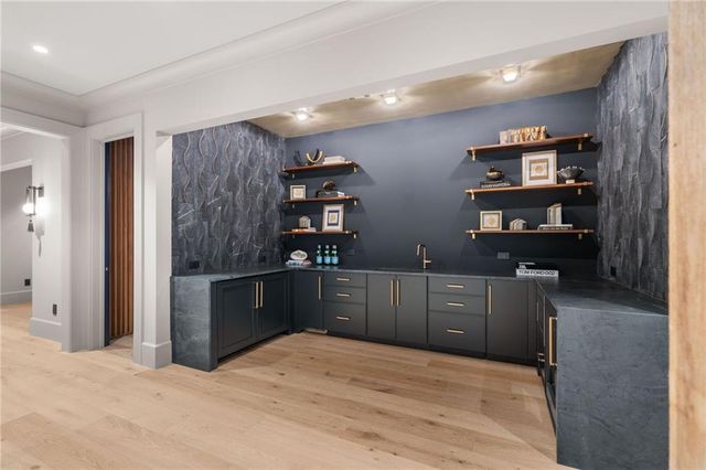 6091 GC Crow Road, Flowery Branch, GA 30542