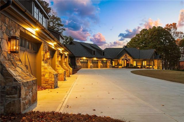 6091 GC Crow Road, Flowery Branch, GA 30542