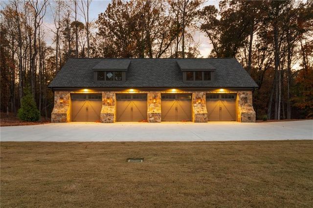 6091 GC Crow Road, Flowery Branch, GA 30542