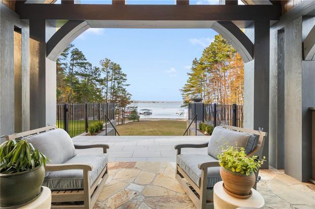 6091 GC Crow Road, Flowery Branch, GA 30542