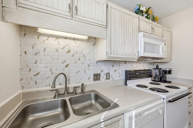209 Double Eagle Dr. H3, Surfside Beach, SC 29575