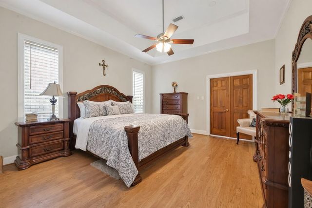 46 Pebble Cove Drive, The Woodlands, TX 77381