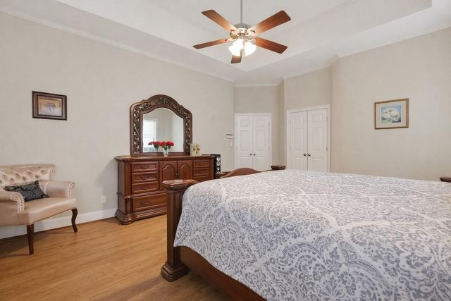 46 Pebble Cove Drive, The Woodlands, TX 77381