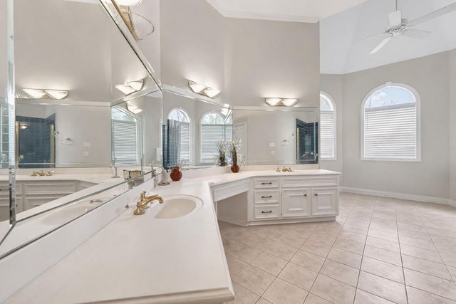 46 Pebble Cove Drive, The Woodlands, TX 77381