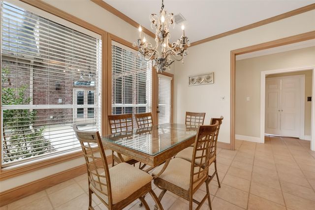 46 Pebble Cove Drive, The Woodlands, TX 77381