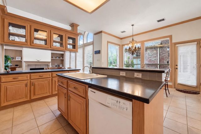 46 Pebble Cove Drive, The Woodlands, TX 77381