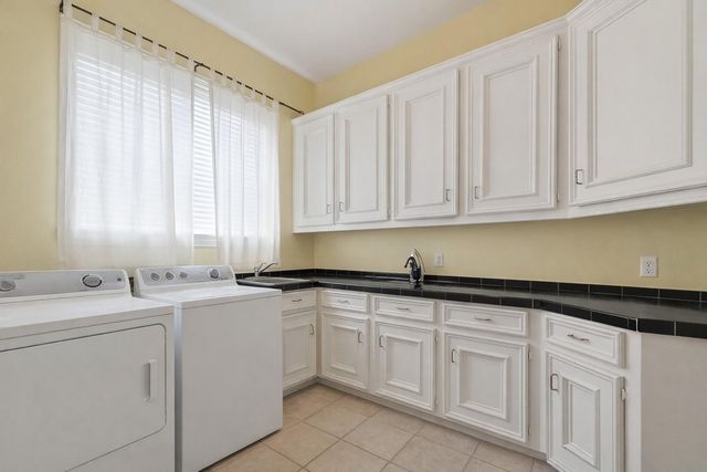 46 Pebble Cove Drive, The Woodlands, TX 77381