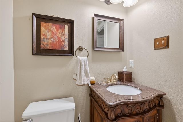 46 Pebble Cove Drive, The Woodlands, TX 77381