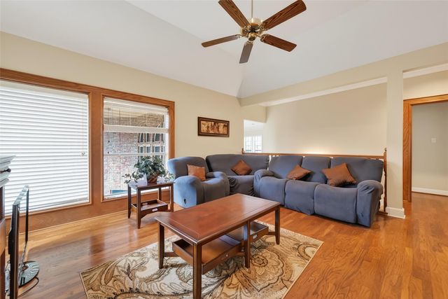 46 Pebble Cove Drive, The Woodlands, TX 77381